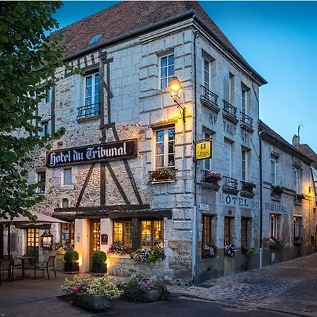 Logis - Hotel & Restaurant Du Tribunal-2
